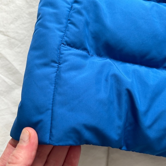 Lacoste sleeveless puffer vest in a soft bleu - Picture 6 of 9